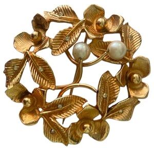 Vintage Kramer gold-tone and faux pearl circular floral brooch 1.5 inches